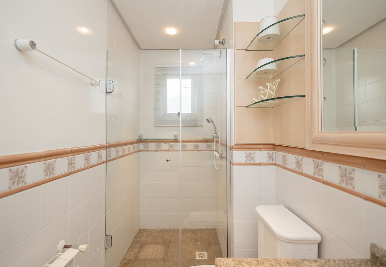 Apartamento em Gramado - Duplex 4D no coração de Gramado, 300m da R Coberta