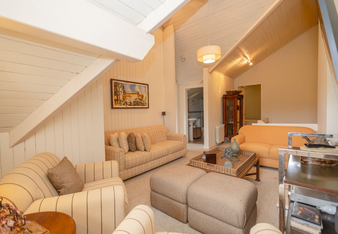 Apartamento em Gramado - Duplex 4D no coração de Gramado, 300m da R Coberta