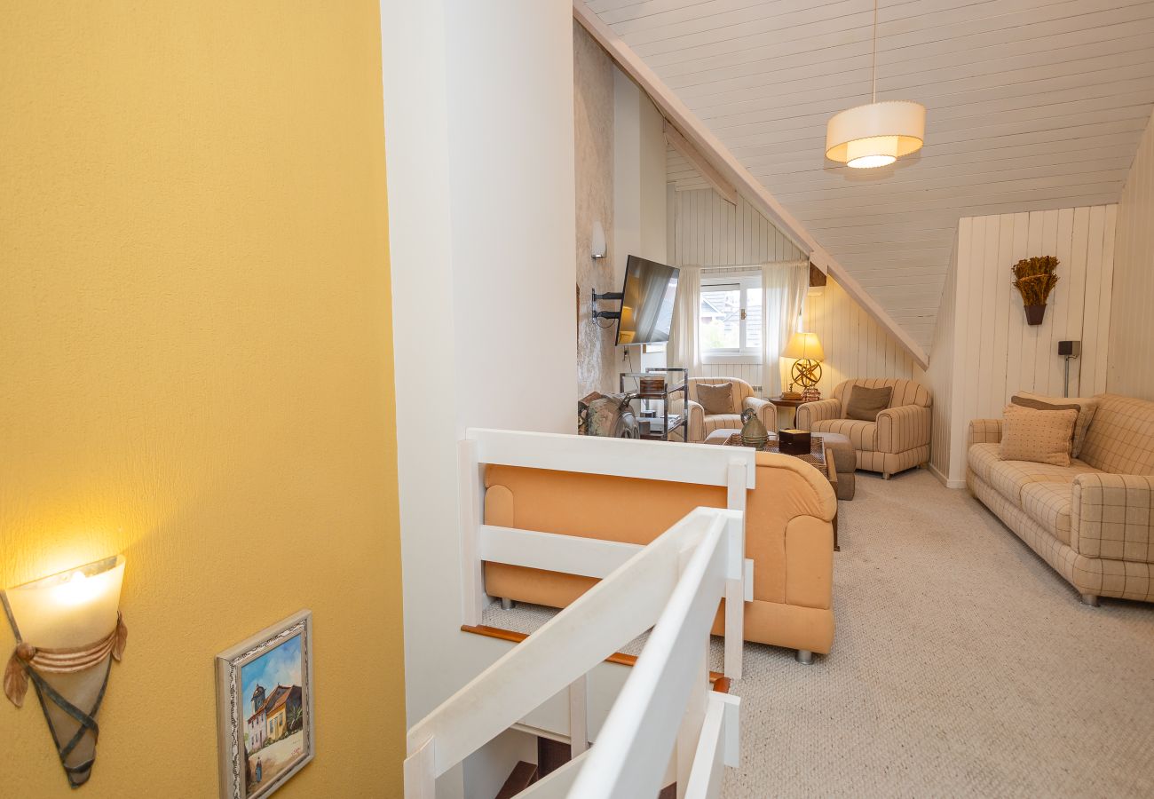 Apartamento em Gramado - Duplex 4D no coração de Gramado, 300m da R Coberta
