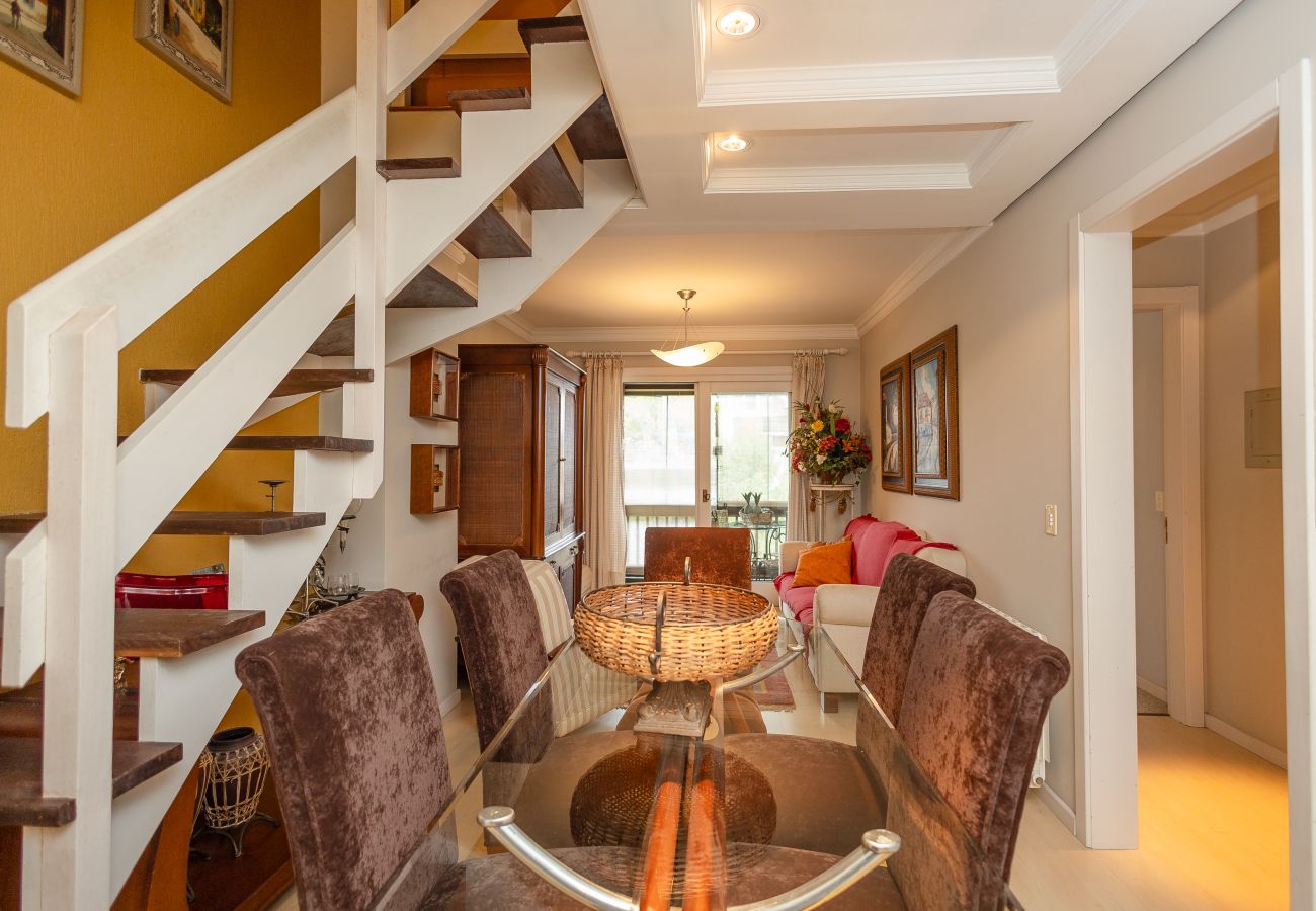 Apartamento em Gramado - Duplex 4D no coração de Gramado, 300m da R Coberta