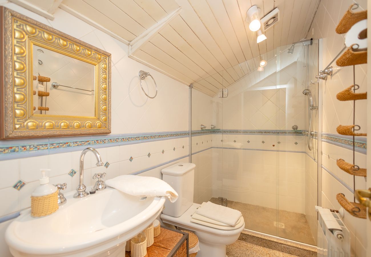 Apartamento em Gramado - Duplex 4D no coração de Gramado, 300m da R Coberta