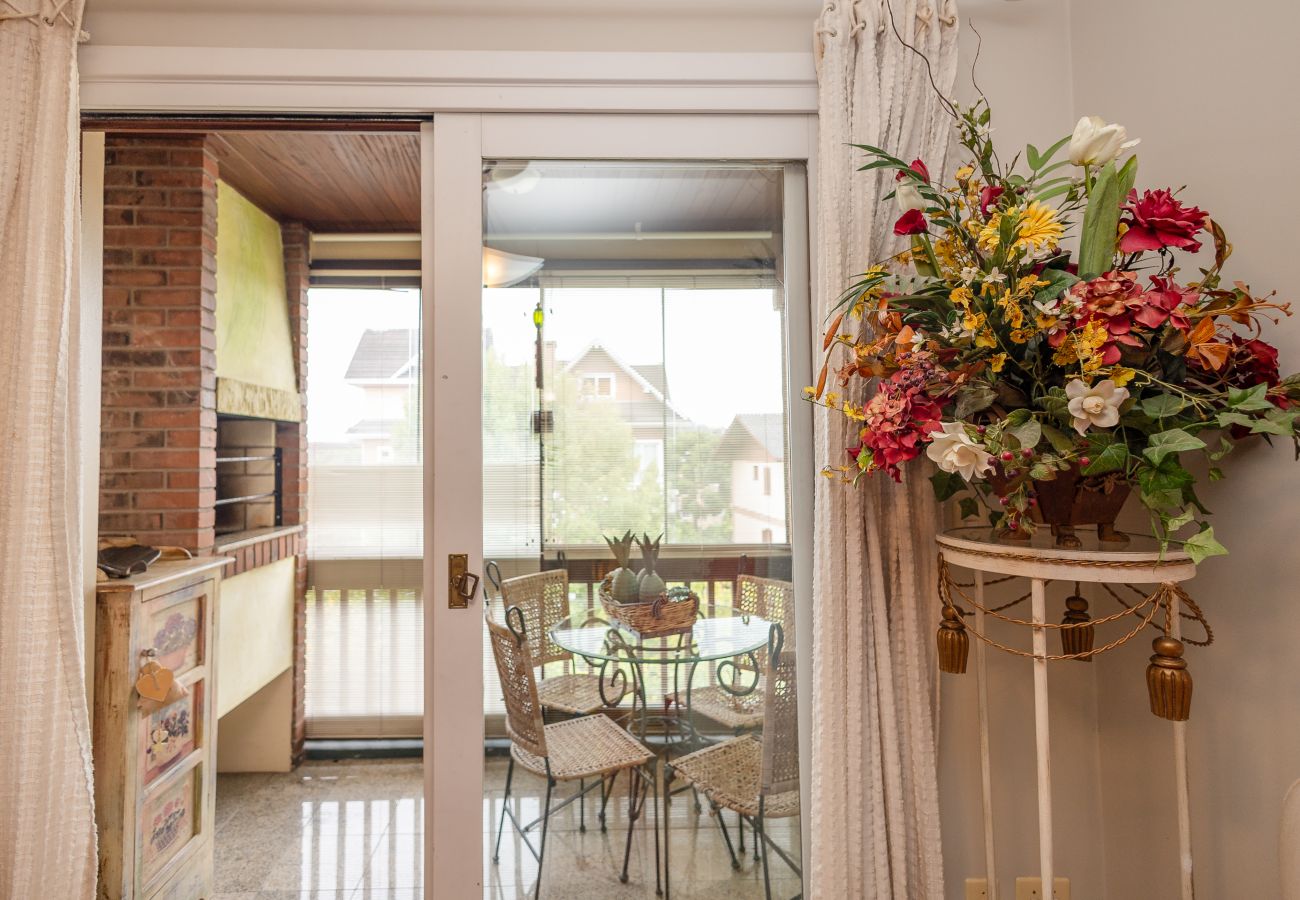 Apartamento em Gramado - Duplex 4D no coração de Gramado, 300m da R Coberta