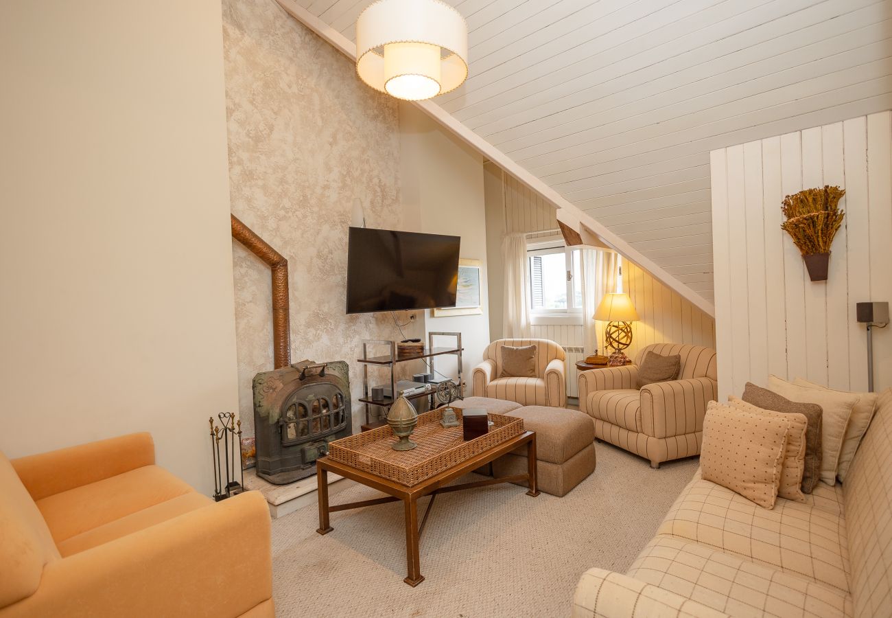 Apartamento em Gramado - Duplex 4D no coração de Gramado, 300m da R Coberta