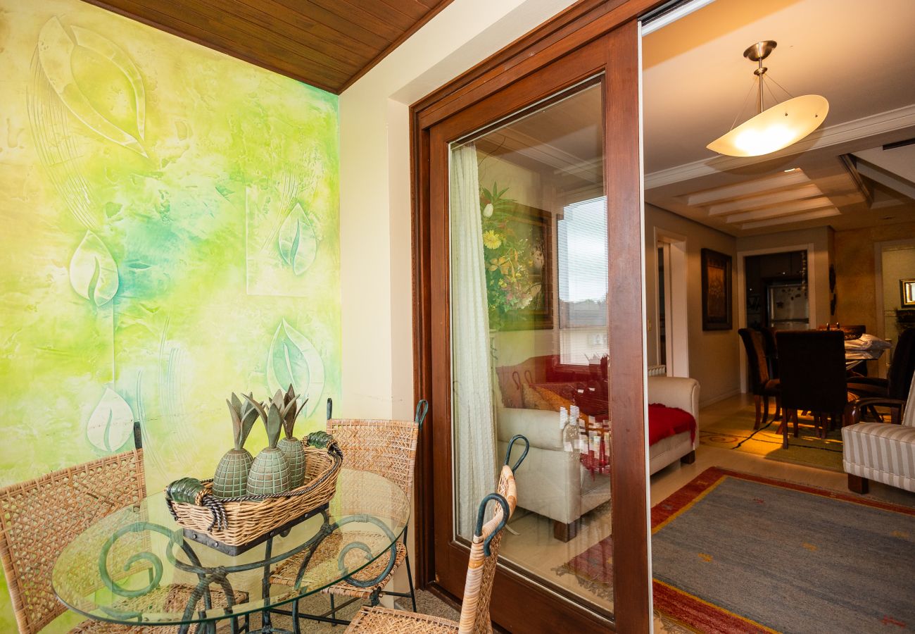 Apartamento em Gramado - Duplex 4D no coração de Gramado, 300m da R Coberta