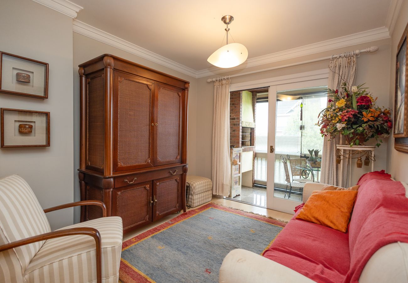 Apartamento em Gramado - Duplex 4D no coração de Gramado, 300m da R Coberta