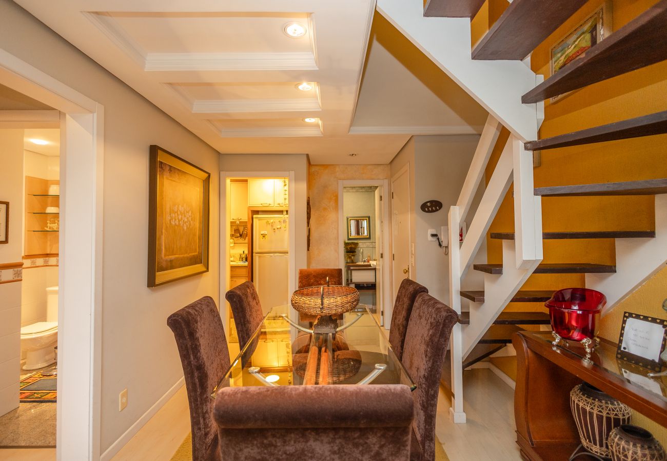 Apartamento em Gramado - Duplex 4D no coração de Gramado, 300m da R Coberta