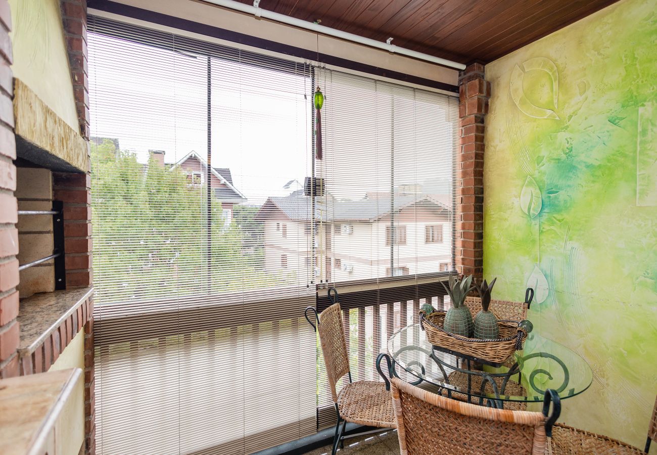 Apartamento em Gramado - Duplex 4D no coração de Gramado, 300m da R Coberta