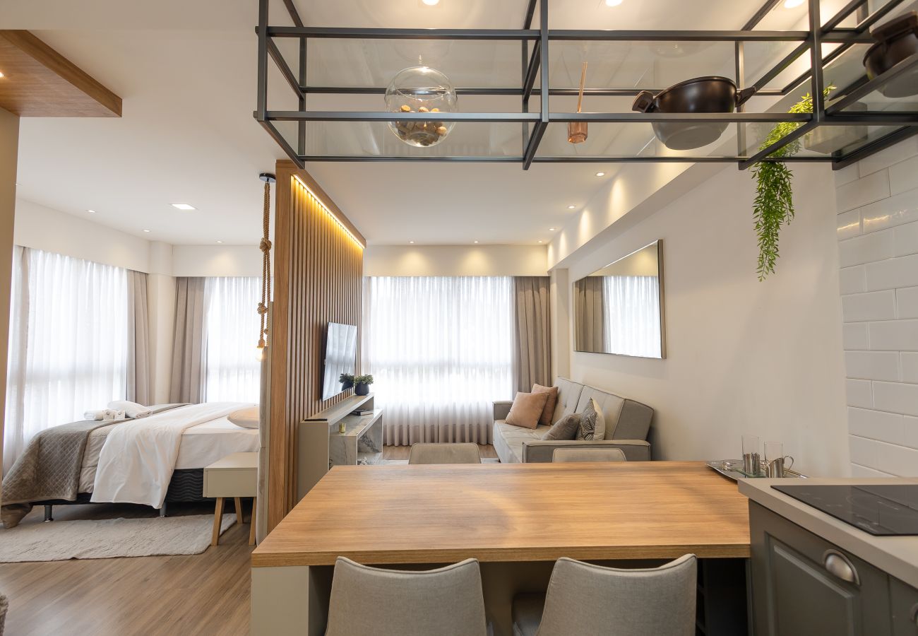 Apartamento em Gramado - Estúdio Moderno na Rua 24h, a 600m da Rua Coberta