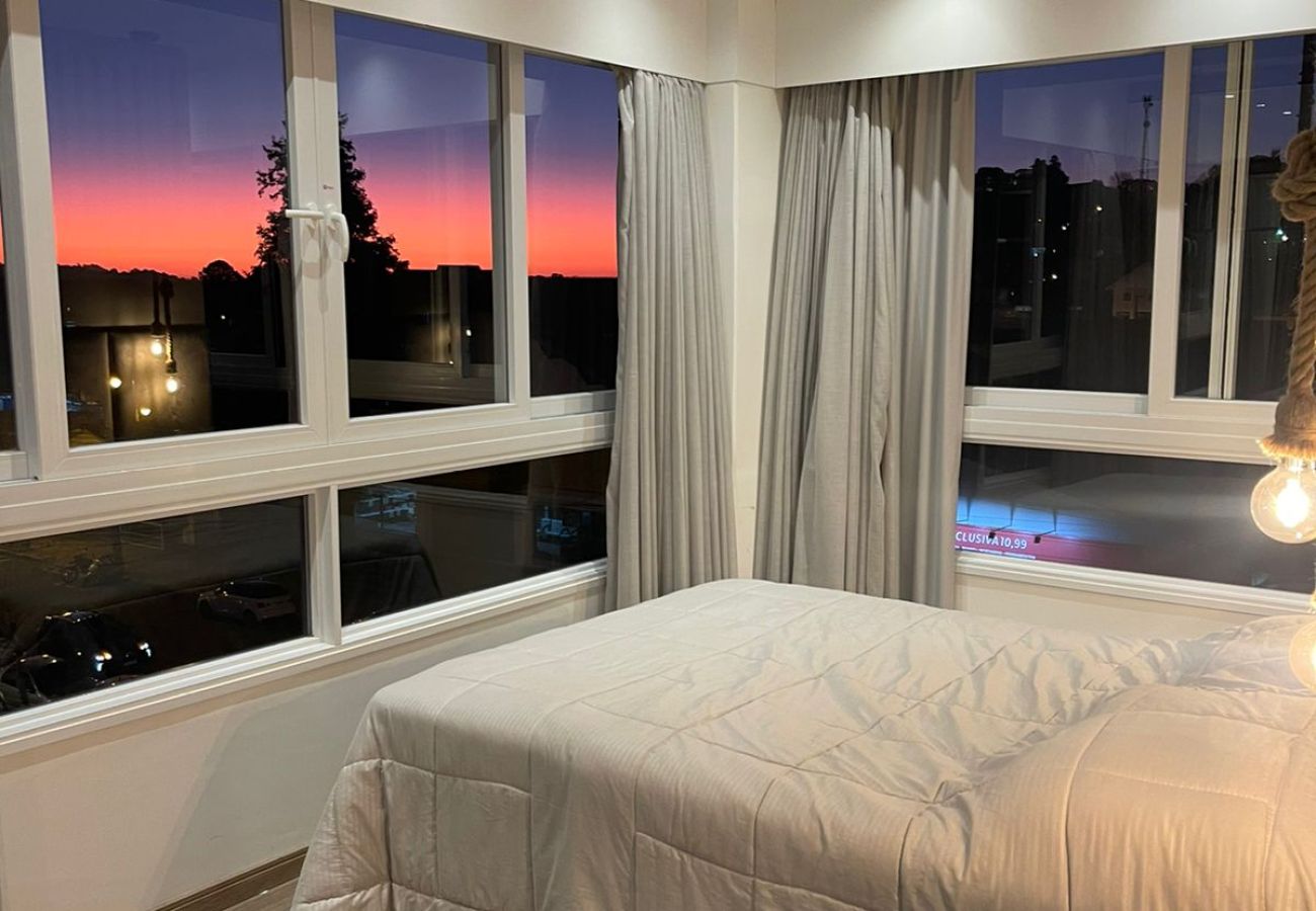 Apartamento em Gramado - Estúdio Moderno na Rua 24h, a 600m da Rua Coberta