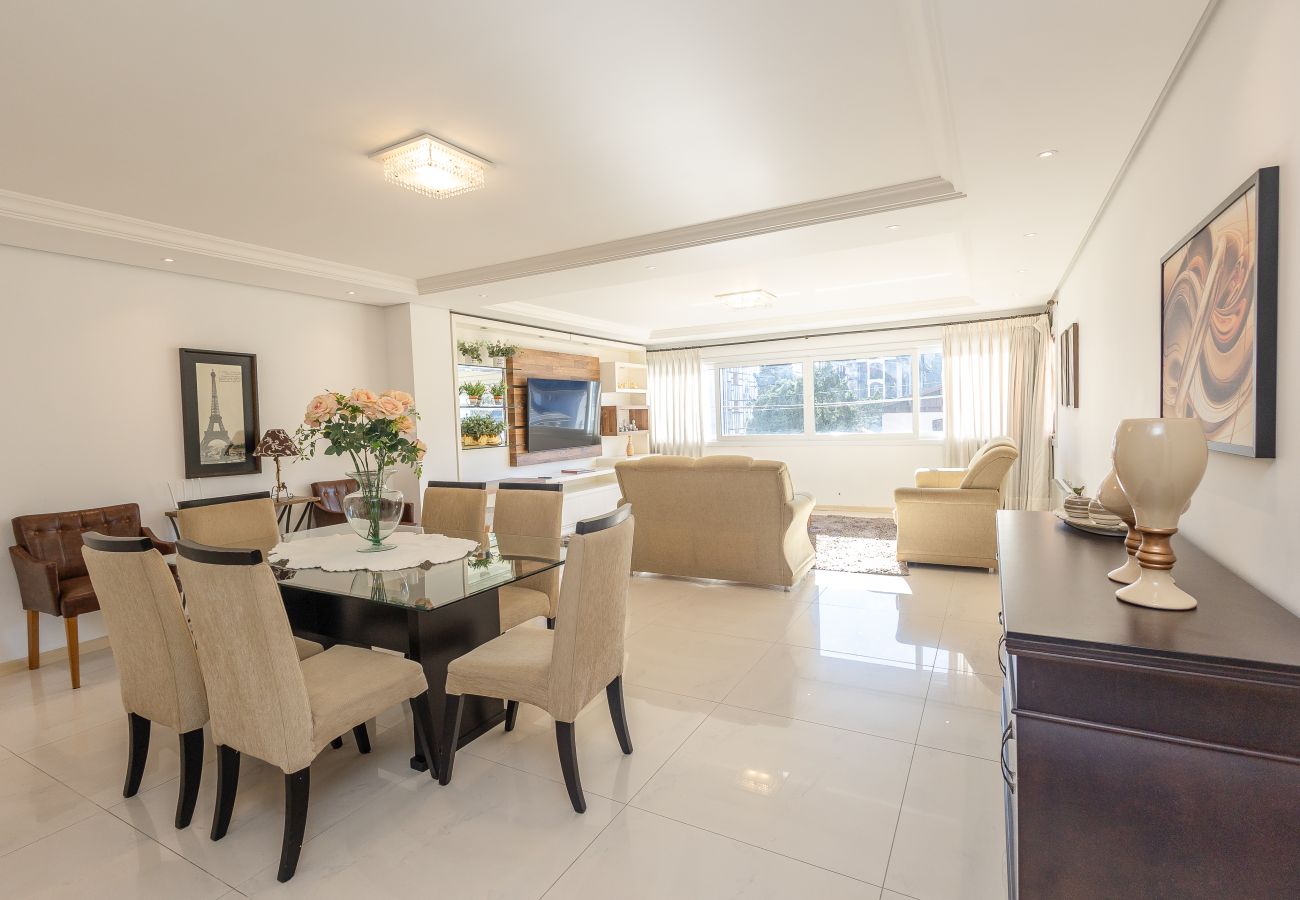 Apartamento em Gramado - Apto Amplo 3D (1 suíte), a 400m da R Coberta!