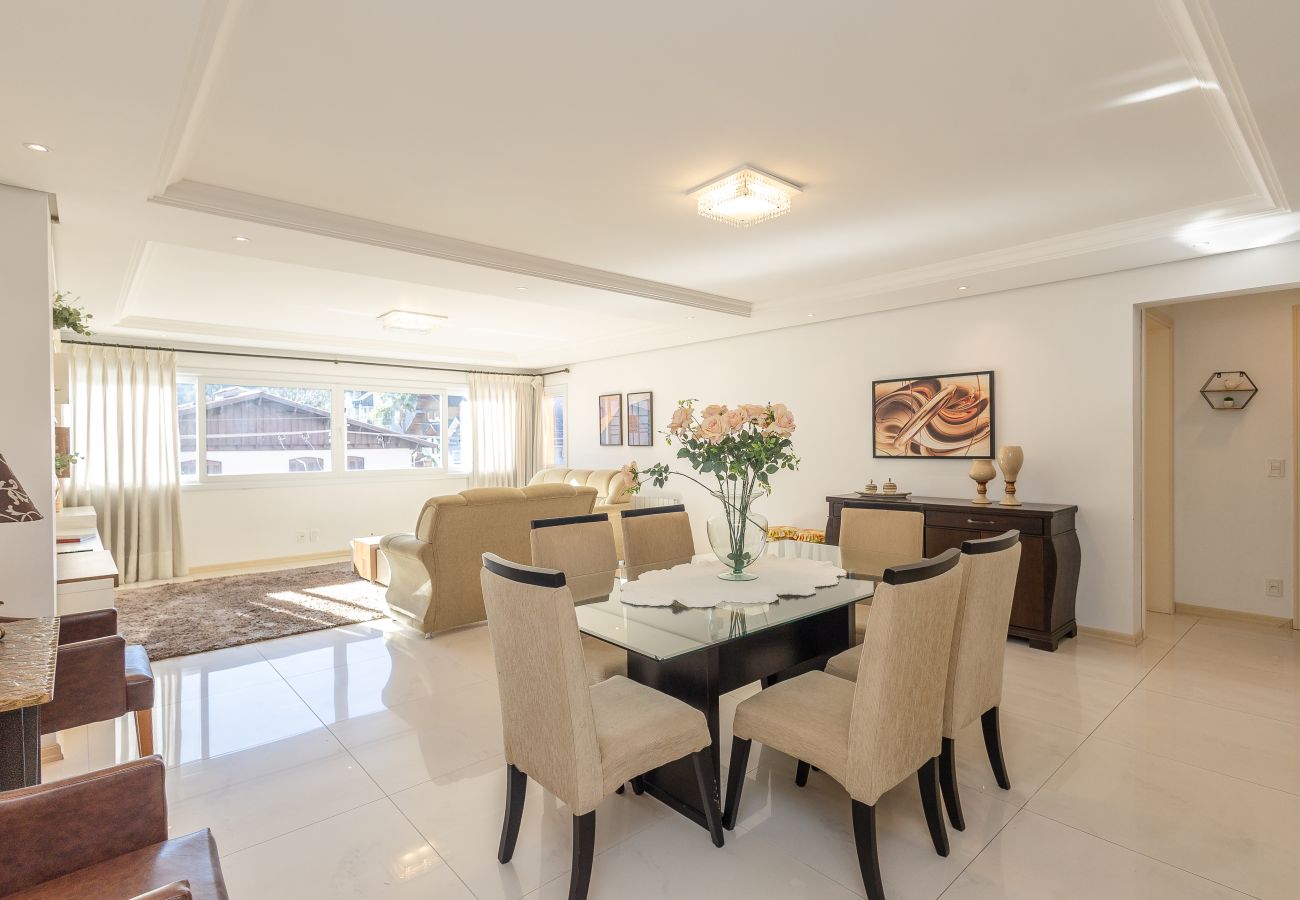Apartamento em Gramado - Apto Amplo 3D (1 suíte), a 400m da R Coberta!