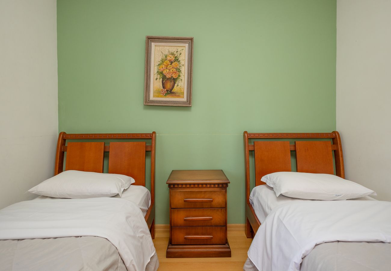 Apartamento em Gramado - Apto 2 dormitórios (1 suíte) junto ao centro