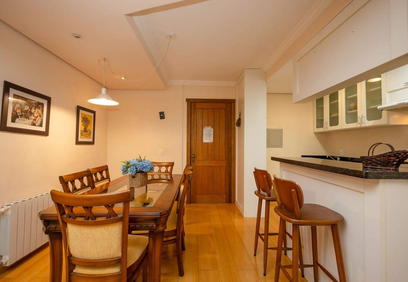 Apartamento em Gramado - Apto 2 dormitórios (1 suíte) junto ao centro