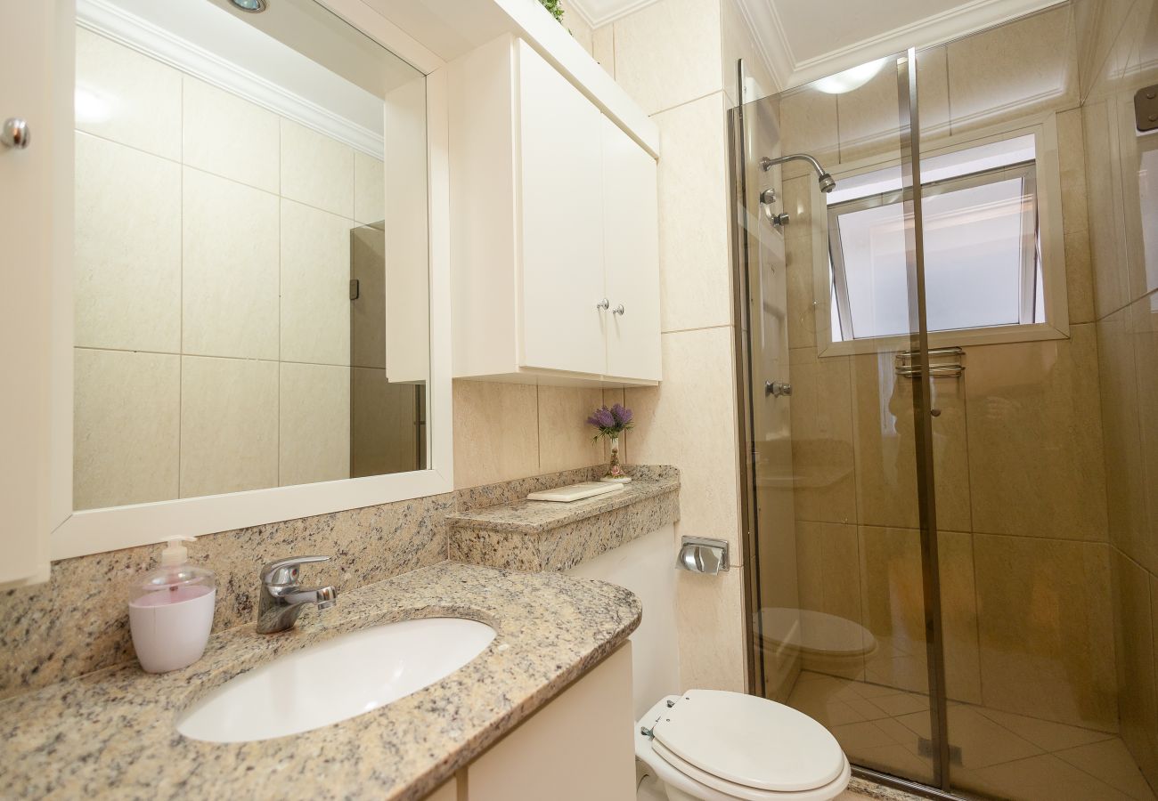 Apartamento em Gramado - Apto 2 dormitórios (1 suíte) junto ao centro
