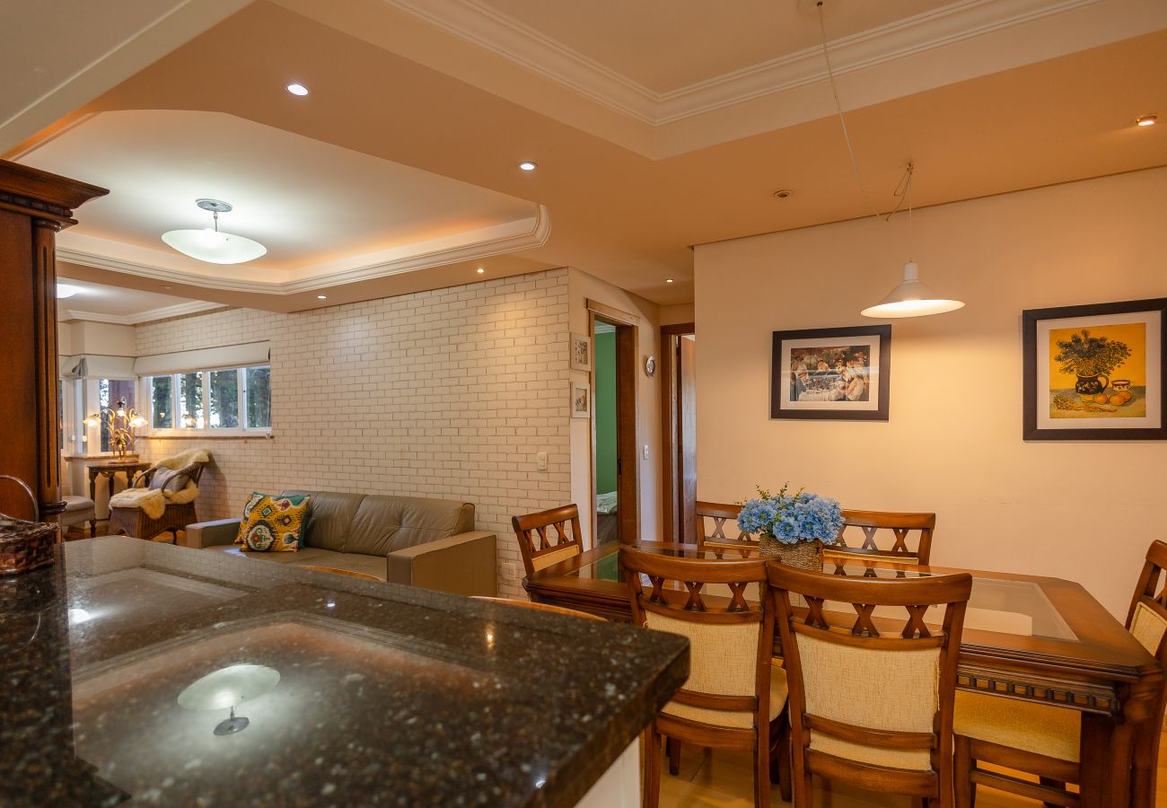 Apartamento em Gramado - Apto 2 dormitórios (1 suíte) junto ao centro