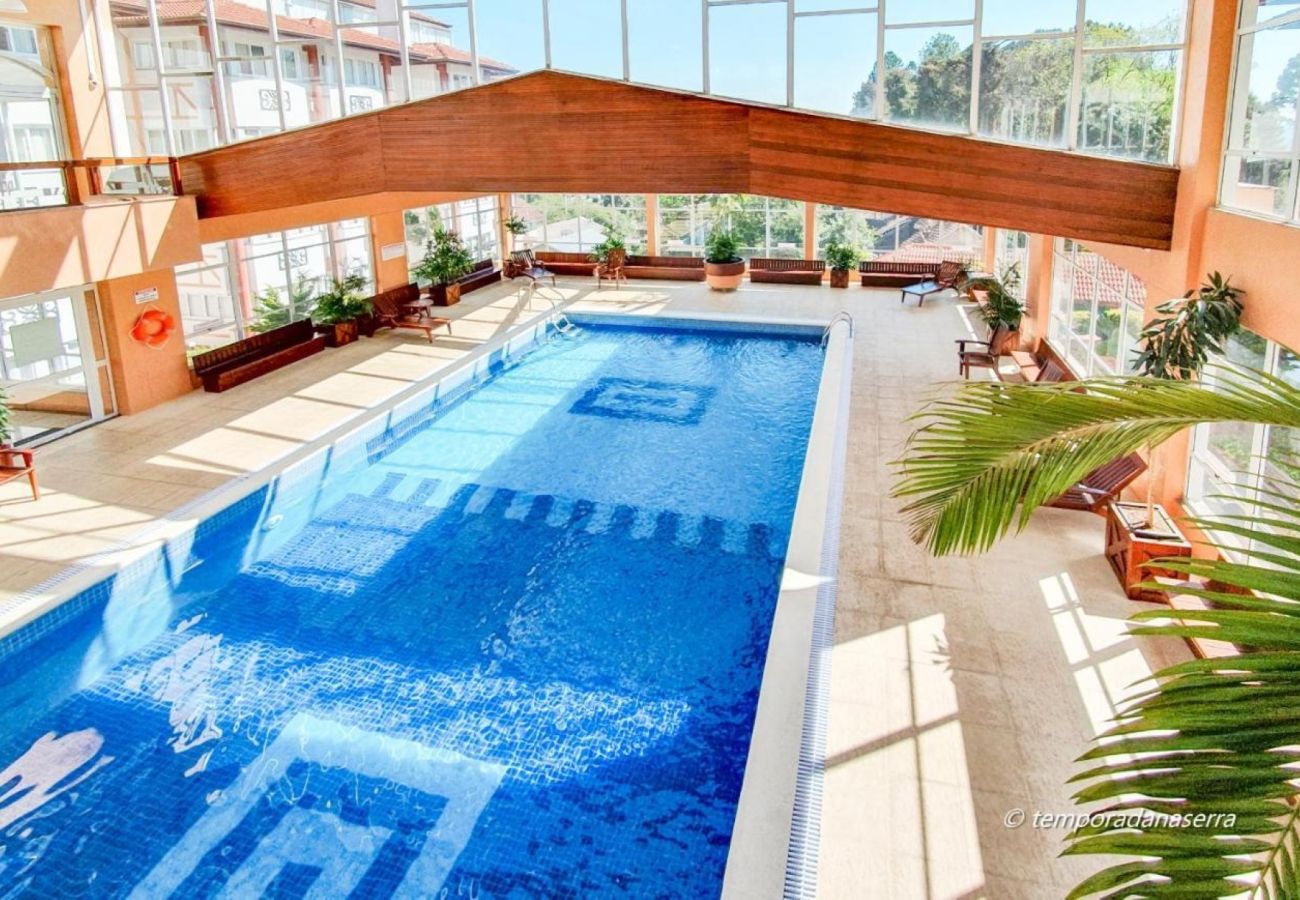 Apartamento em Gramado - Apto 2 dormitórios (1 suíte) junto ao centro