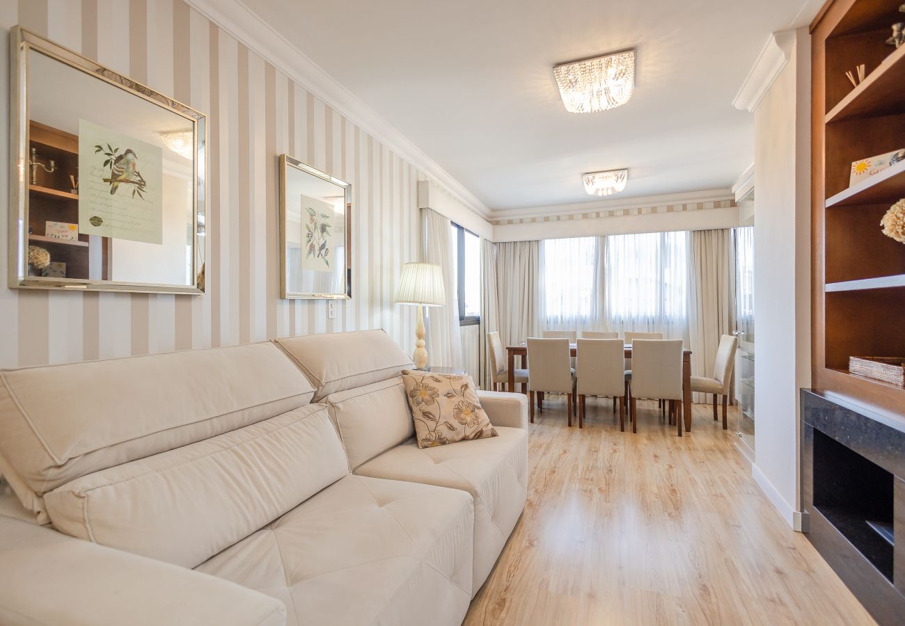 Apartamento em Gramado - Alto Padrão 2 dorm (1 suíte), a 150 m da R Coberta