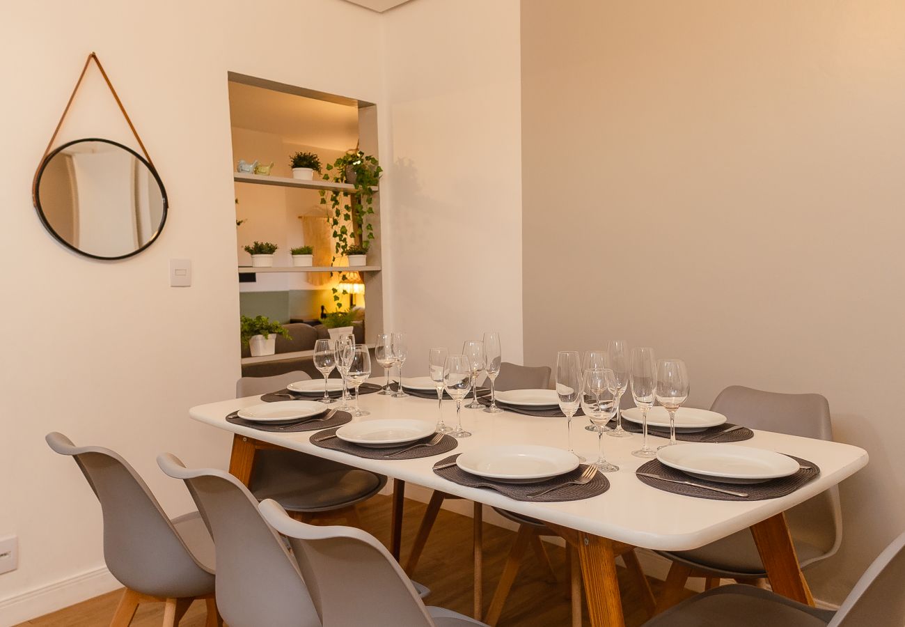 Apartamento em Gramado - Apto 4 quartos (2 suítes), 130 m da R Coberta