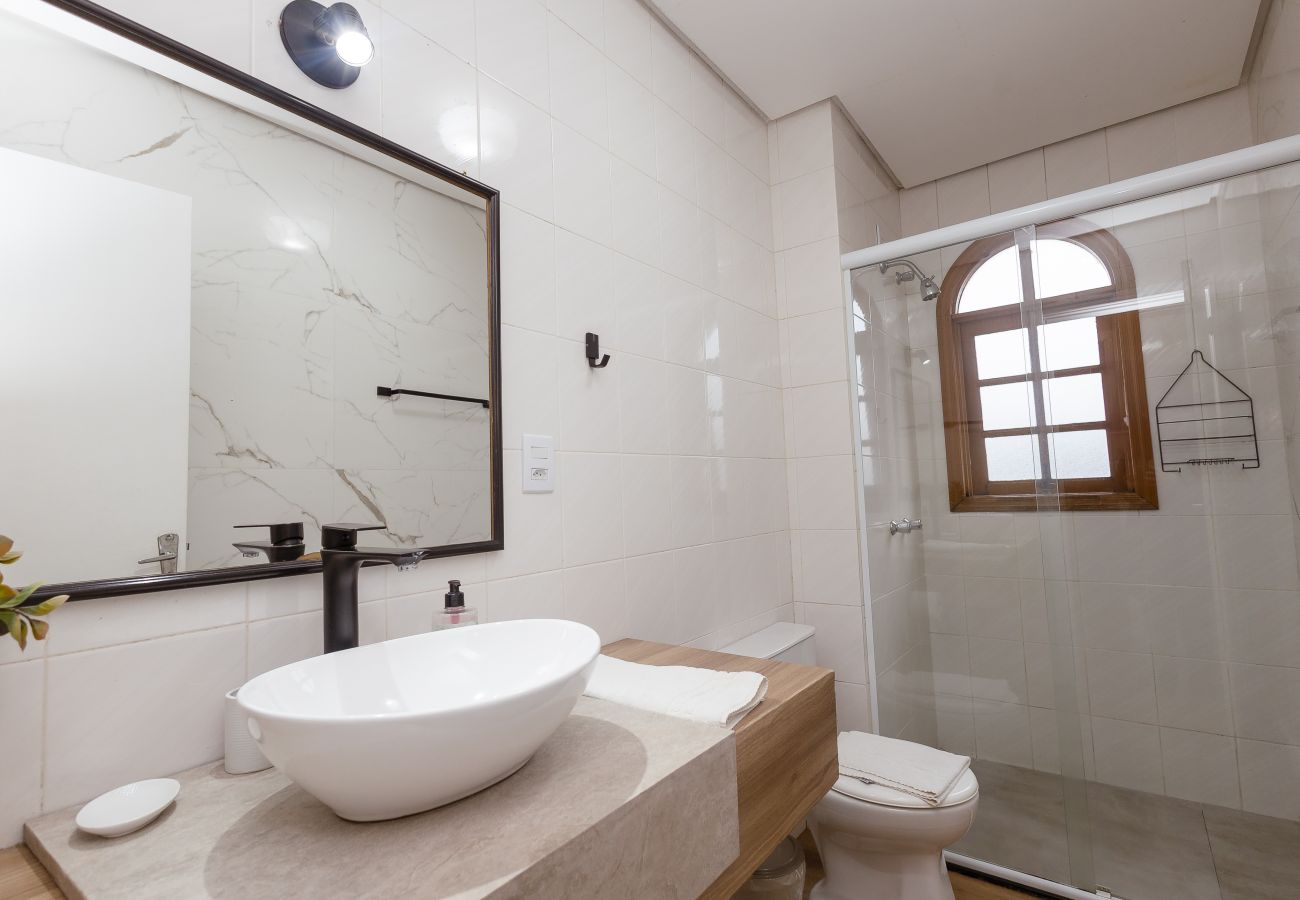 Apartamento em Gramado - Apto 4 quartos (2 suítes), 130 m da R Coberta