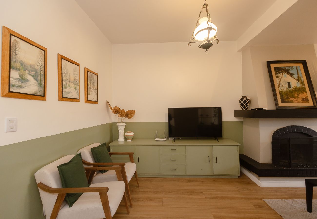 Apartamento em Gramado - Apto 4 quartos (2 suítes), 130 m da R Coberta