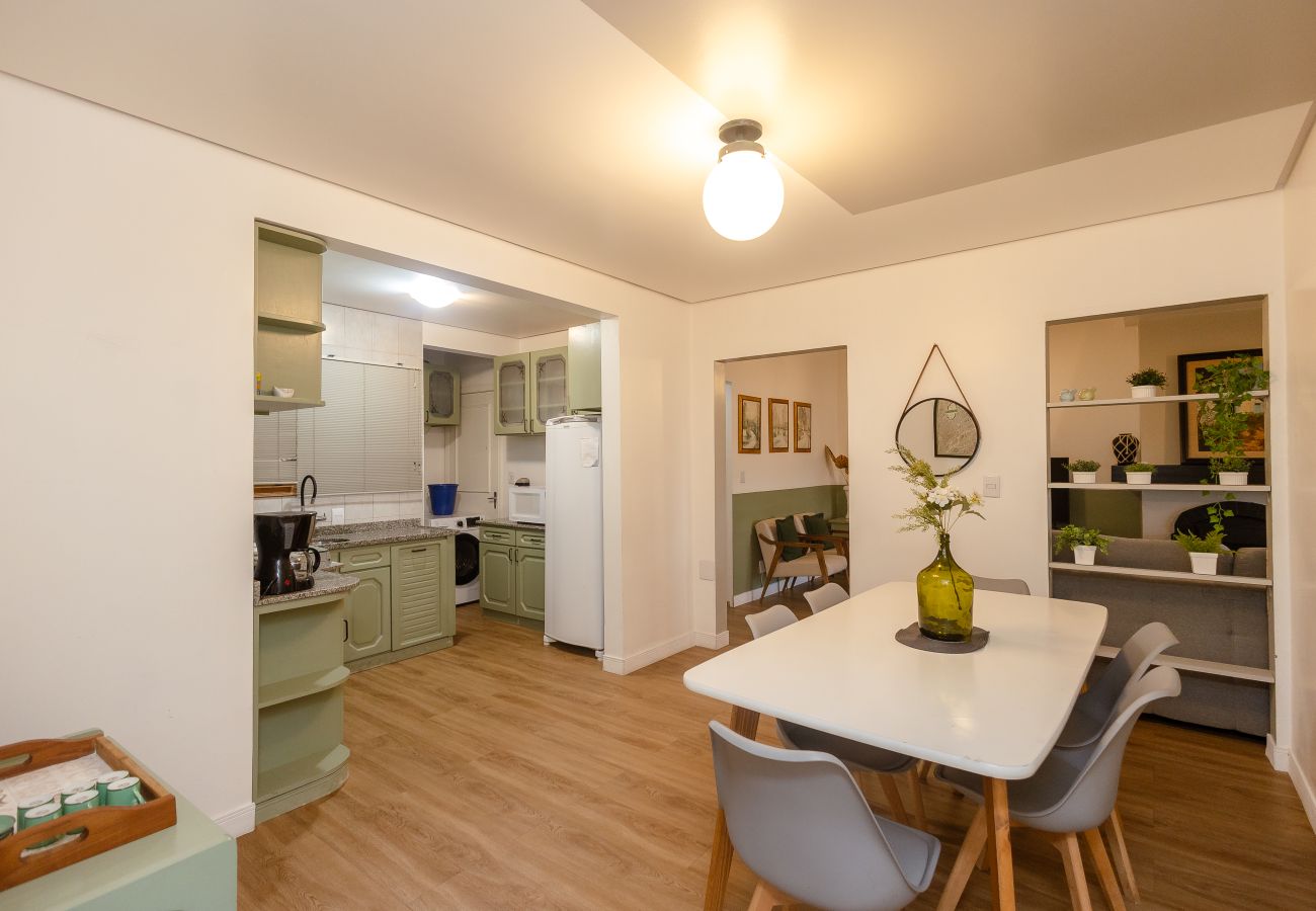Apartamento em Gramado - Apto 4 quartos (2 suítes), 130 m da R Coberta