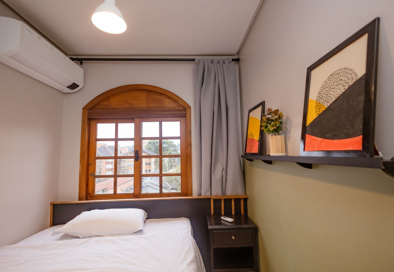 Apartamento em Gramado - Apto 4 quartos (2 suítes), 130 m da R Coberta