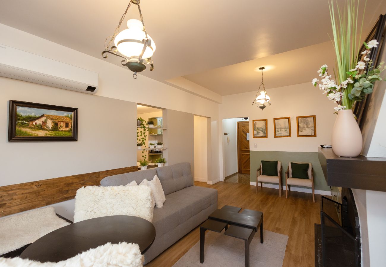 Apartamento em Gramado - Apto 4 quartos (2 suítes), 130 m da R Coberta