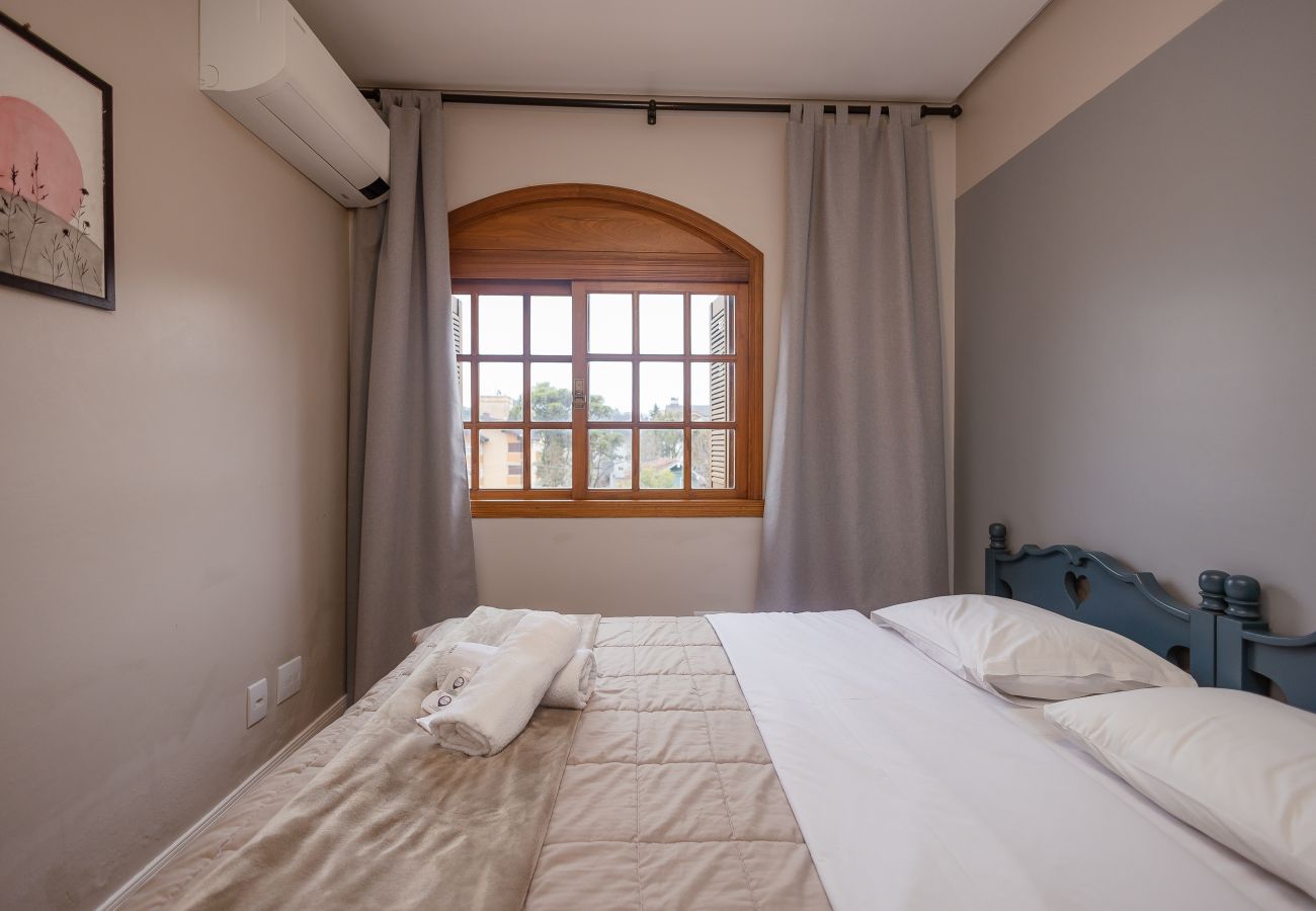 Apartamento em Gramado - Apto 4 quartos (2 suítes), 130 m da R Coberta