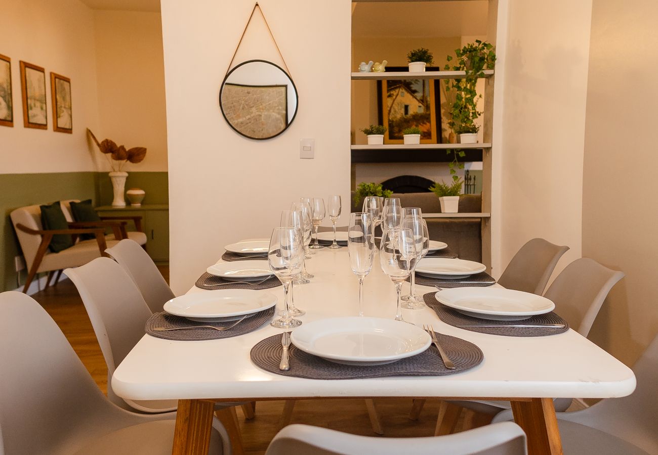 Apartamento em Gramado - Apto 4 quartos (2 suítes), 130 m da R Coberta