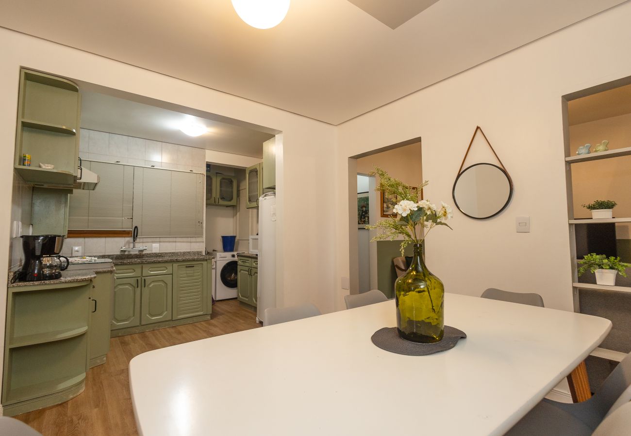 Apartamento em Gramado - Apto 4 quartos (2 suítes), 130 m da R Coberta