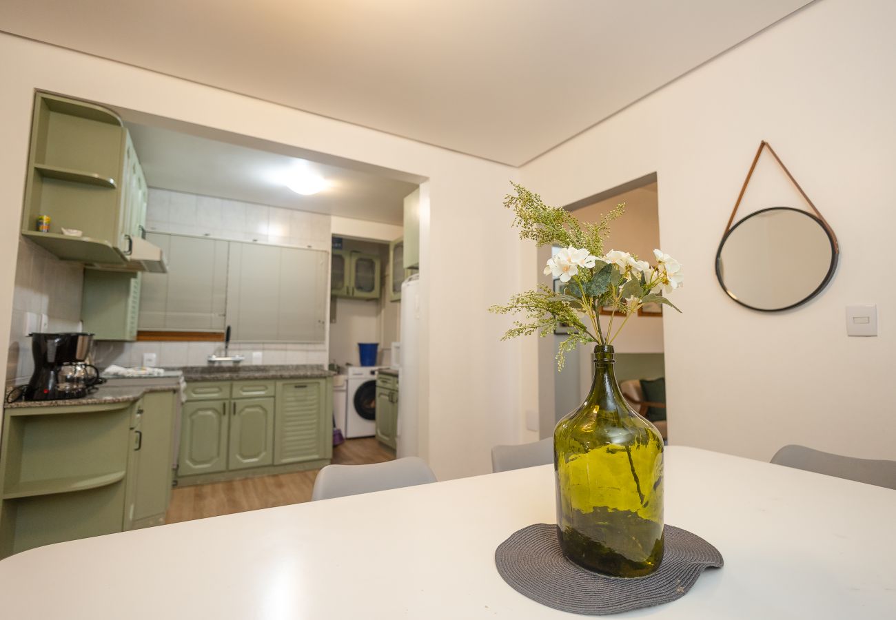 Apartamento em Gramado - Apto 4 quartos (2 suítes), 130 m da R Coberta