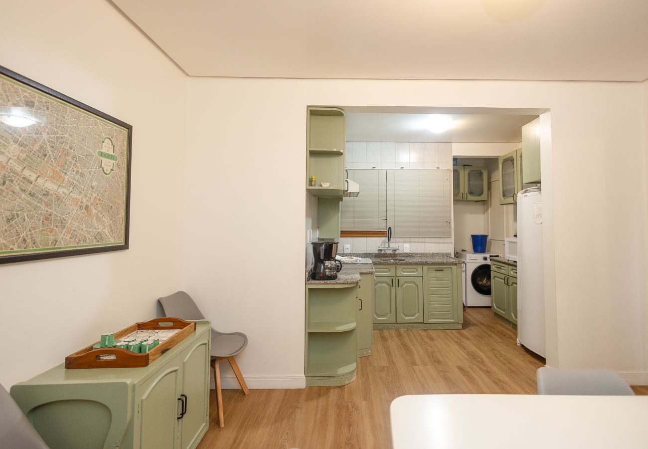 Apartamento em Gramado - Apto 4 quartos (2 suítes), 130 m da R Coberta