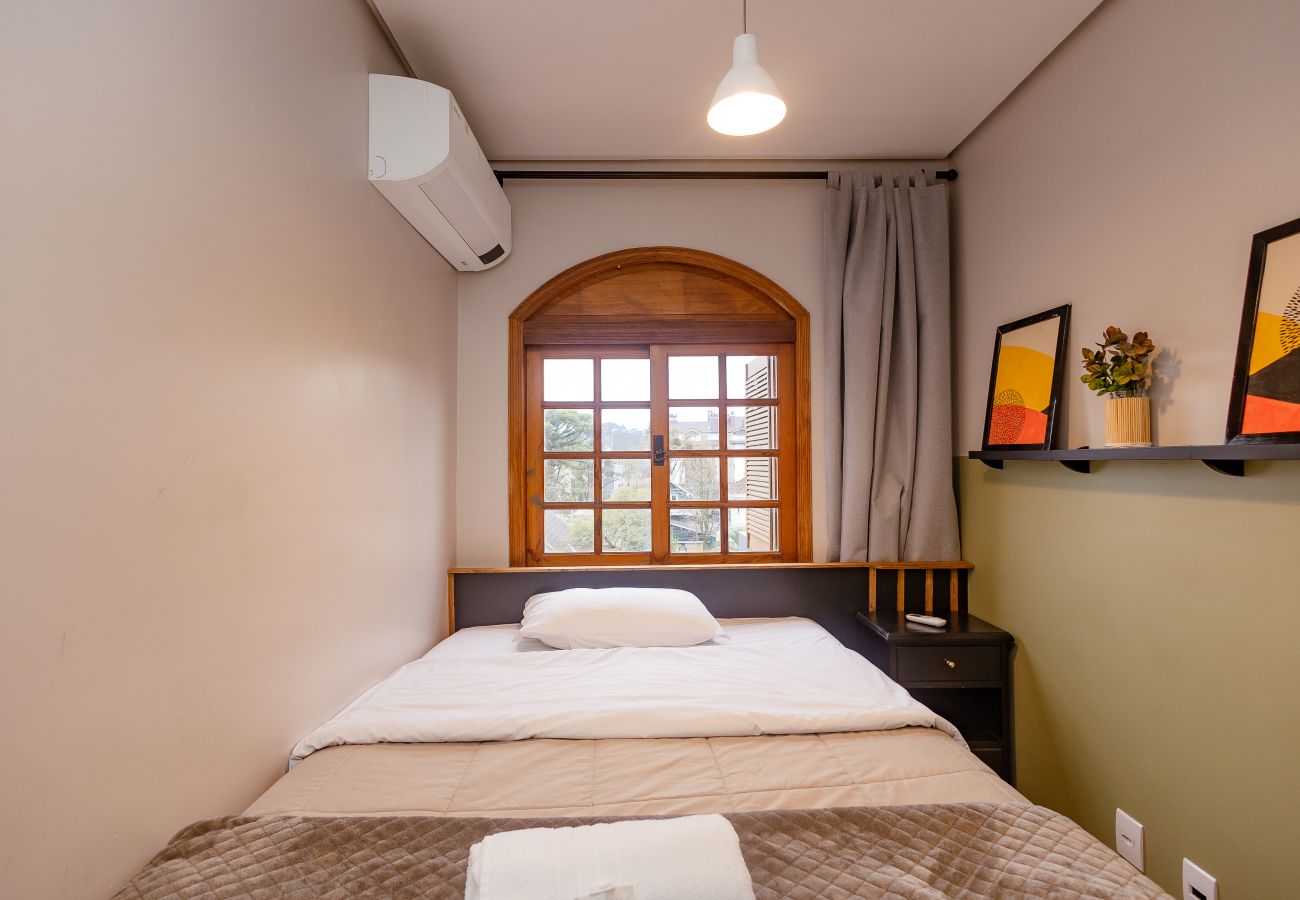 Apartamento em Gramado - Apto 4 quartos (2 suítes), 130 m da R Coberta