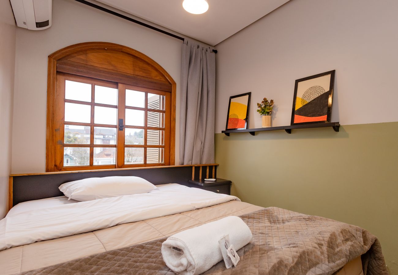 Apartamento em Gramado - Apto 4 quartos (2 suítes), 130 m da R Coberta