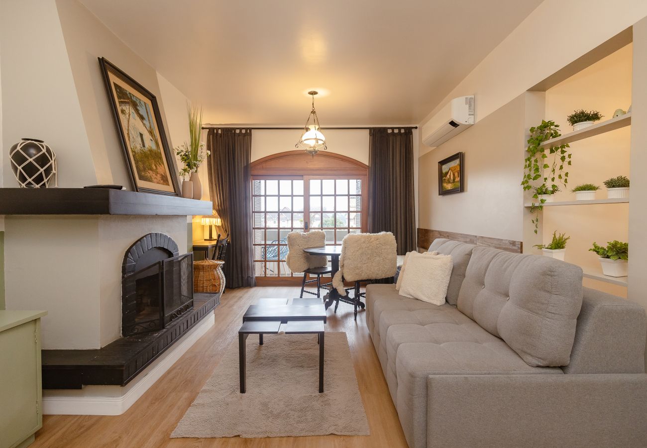 Apartamento em Gramado - Apto 4 quartos (2 suítes), 130 m da R Coberta