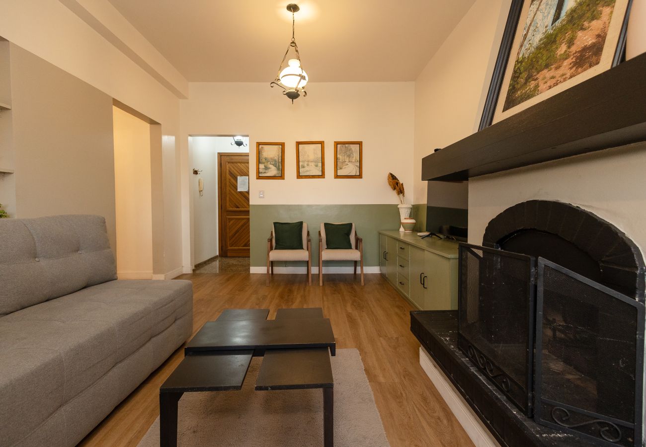 Apartamento em Gramado - Apto 4 quartos (2 suítes), 130 m da R Coberta