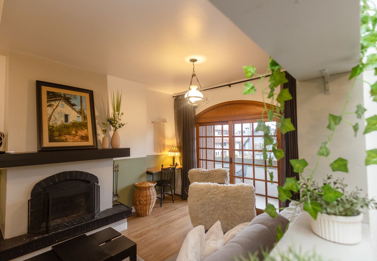 Apartamento em Gramado - Apto 4 quartos (2 suítes), 130 m da R Coberta