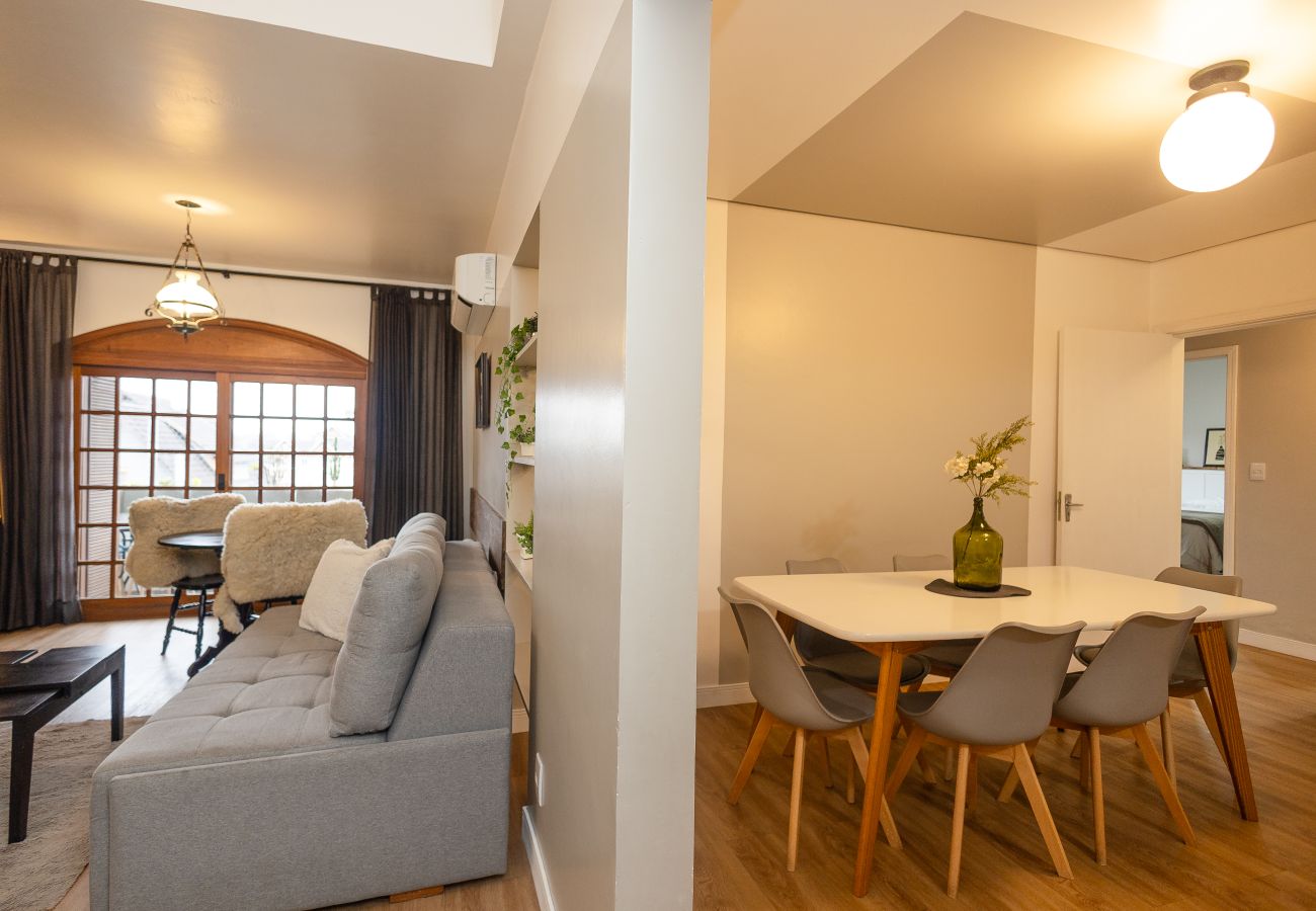 Apartamento em Gramado - Apto 4 quartos (2 suítes), 130 m da R Coberta