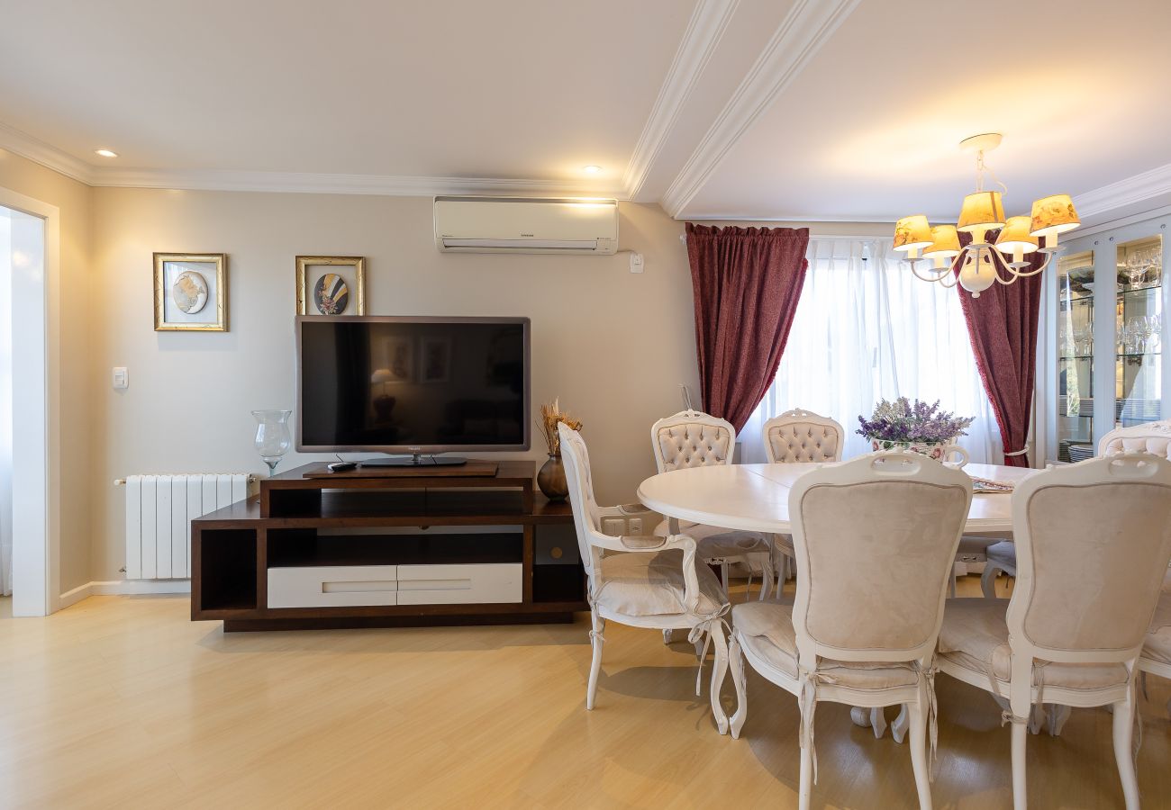 Apartamento em Gramado - DUPLEX, 4 suítes, 2 vagas no coração de Gramado