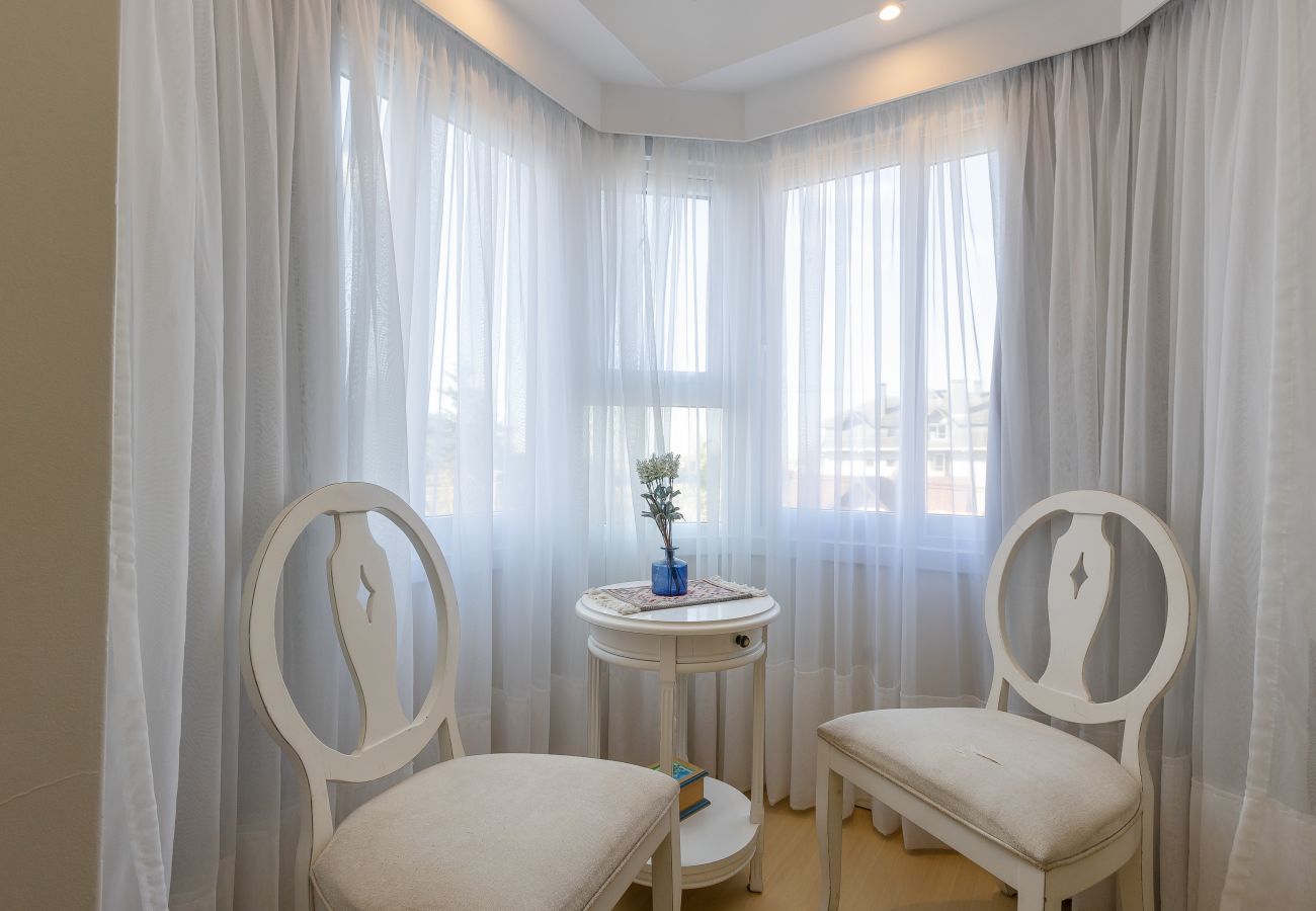 Apartamento em Gramado - DUPLEX, 4 suítes, 2 vagas no coração de Gramado