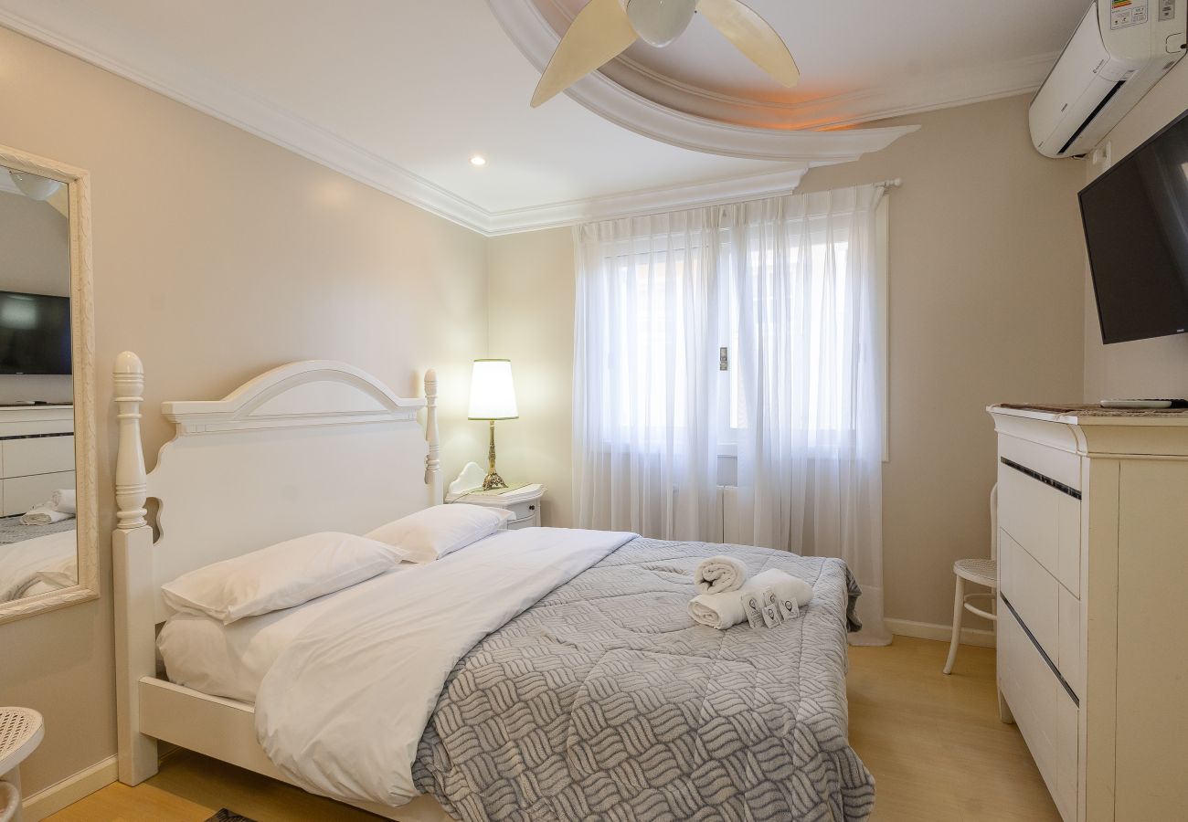 Apartamento em Gramado - DUPLEX, 4 suítes, 2 vagas no coração de Gramado