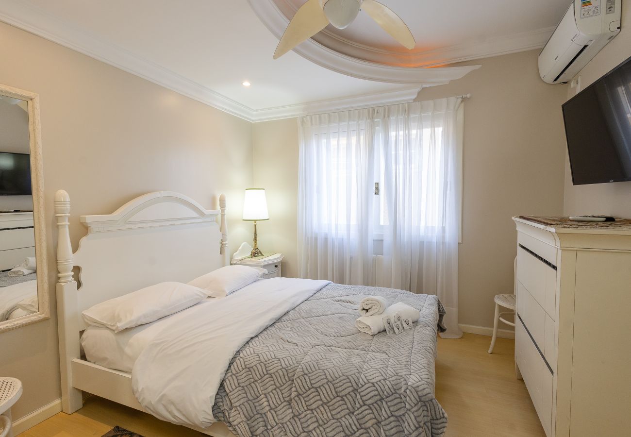 Apartamento em Gramado - DUPLEX, 4 suítes, 2 vagas no coração de Gramado