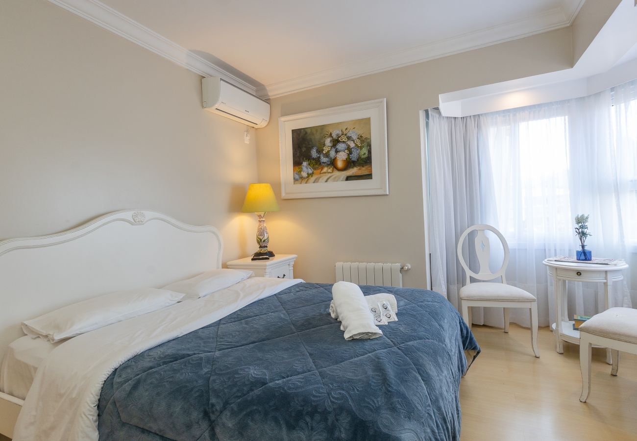 Apartamento em Gramado - DUPLEX, 4 suítes, 2 vagas no coração de Gramado