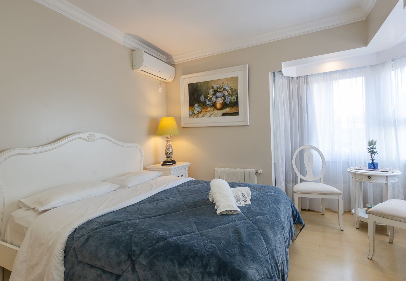 Apartamento em Gramado - DUPLEX, 4 suítes, 2 vagas no coração de Gramado