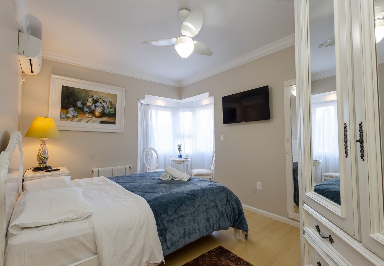 Apartamento em Gramado - DUPLEX, 4 suítes, 2 vagas no coração de Gramado