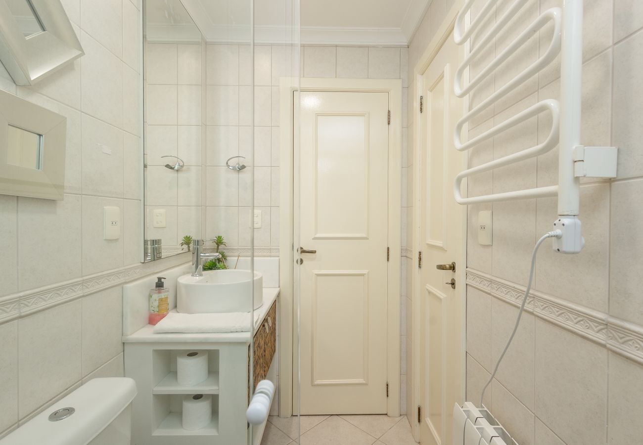 Apartamento em Gramado - DUPLEX, 4 suítes, 2 vagas no coração de Gramado