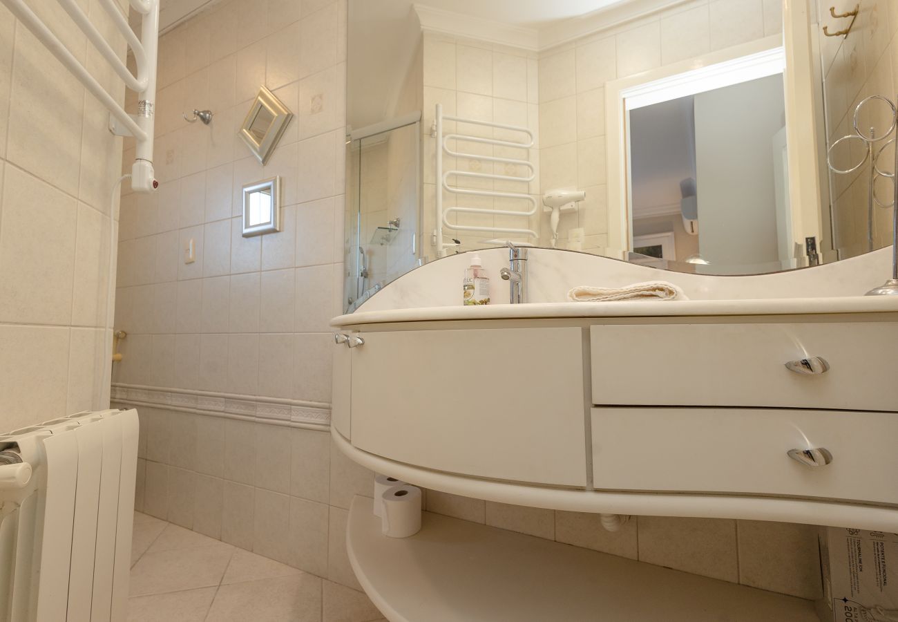 Apartamento em Gramado - DUPLEX, 4 suítes, 2 vagas no coração de Gramado