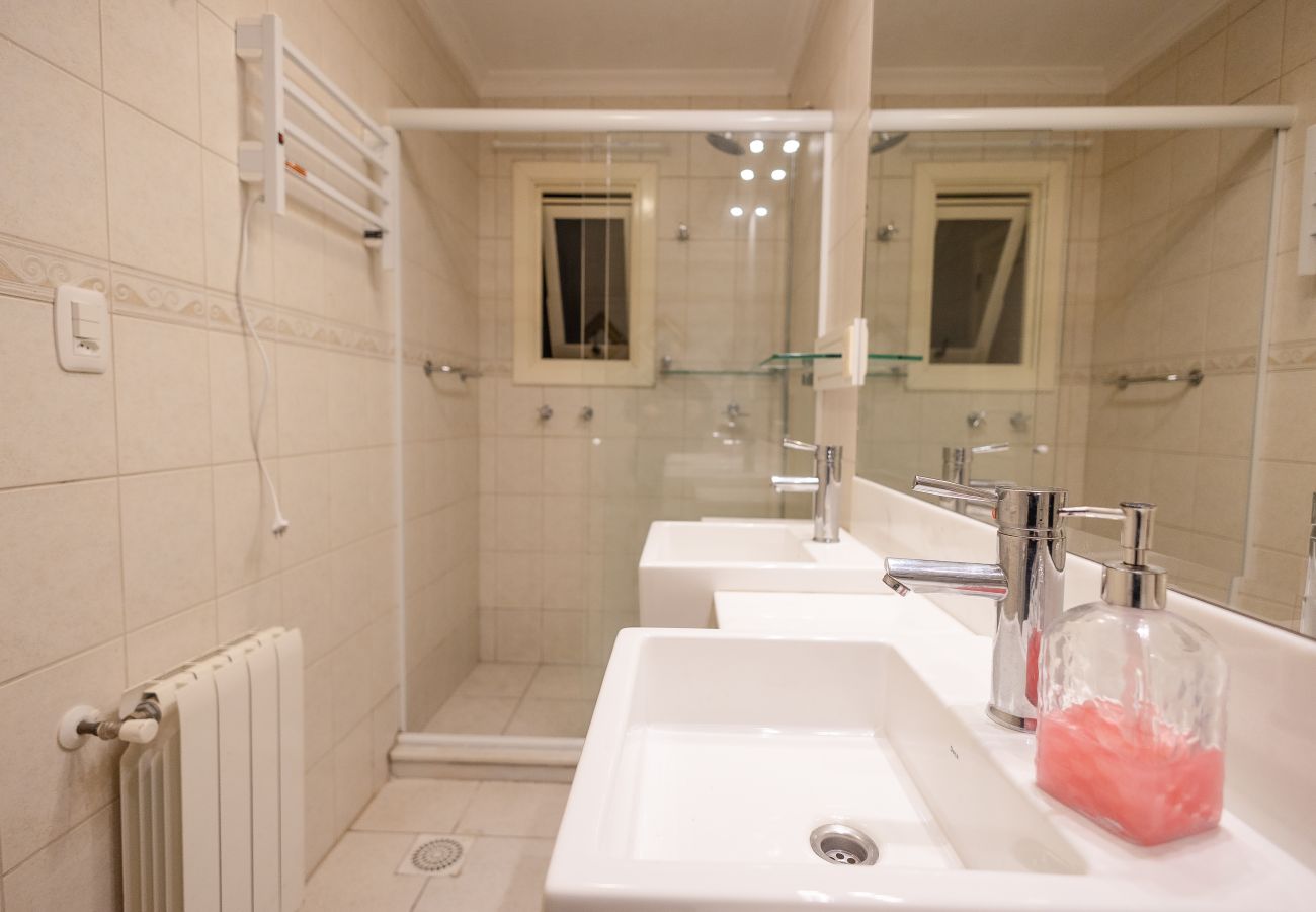 Apartamento em Gramado - DUPLEX, 4 suítes, 2 vagas no coração de Gramado