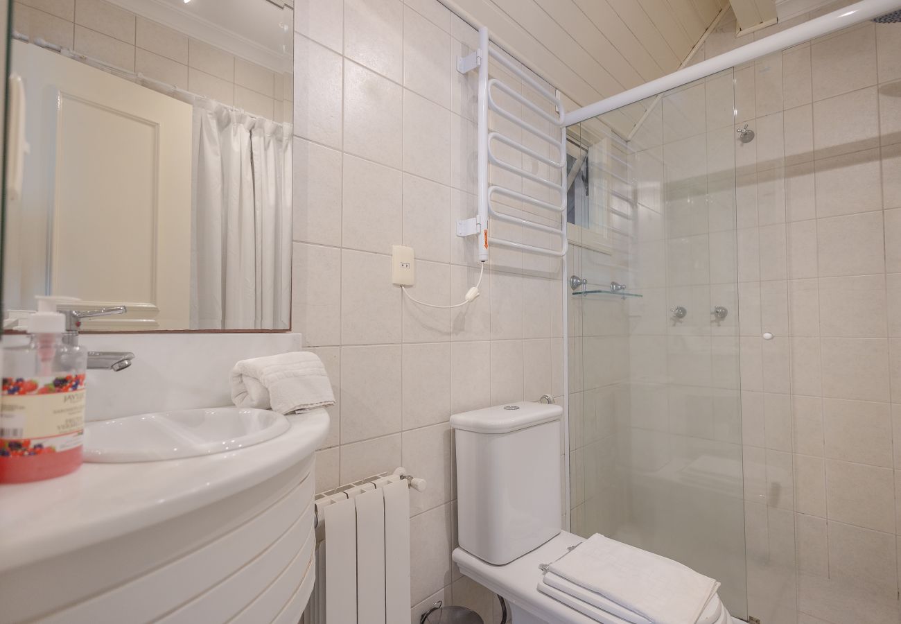 Apartamento em Gramado - DUPLEX, 4 suítes, 2 vagas no coração de Gramado