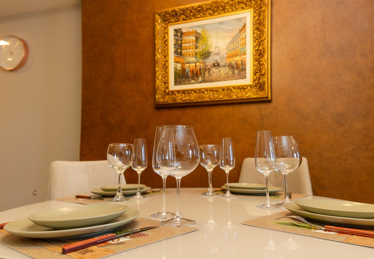 Apartamento em Gramado - Apto alto padrão 2 suítes no coração de Gramado!